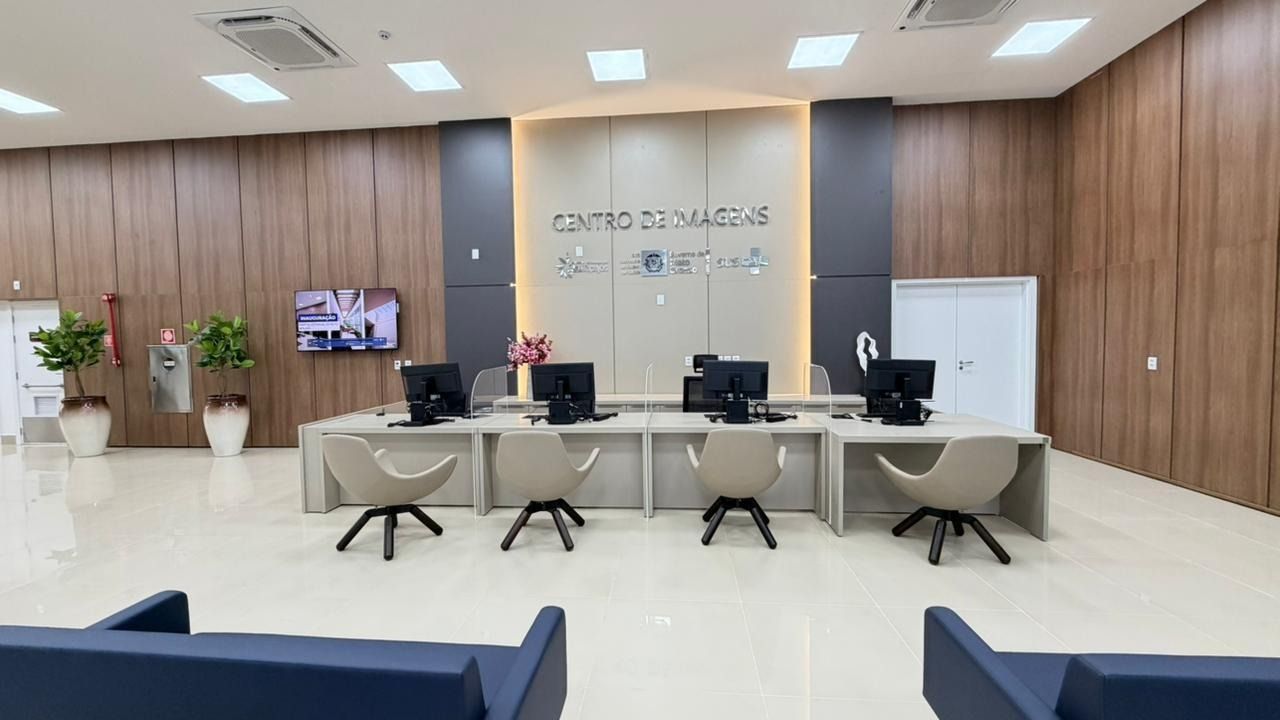 Central de atendimento: Balcões e painéis planejados