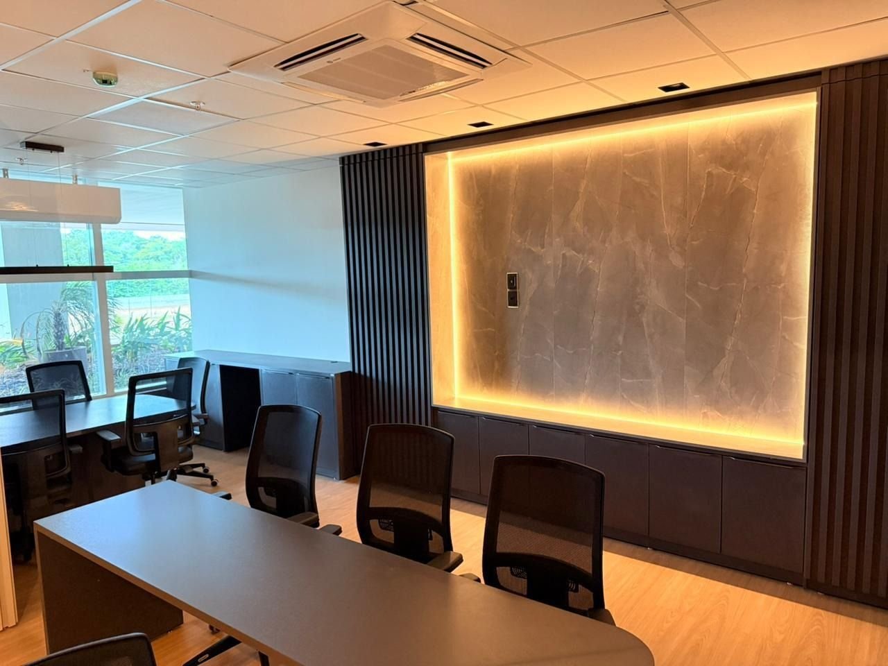 Sala de reunião: Painel iluminado