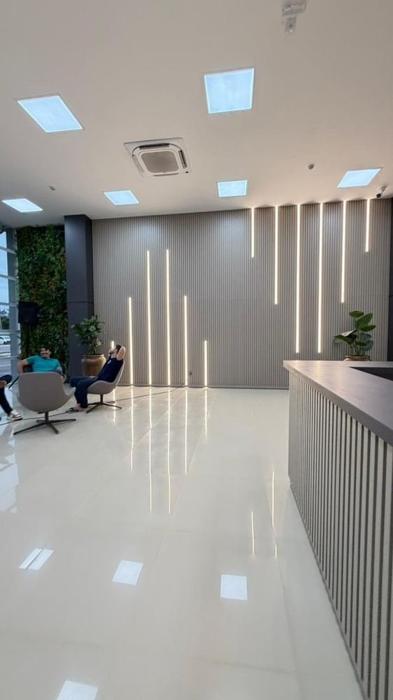 Hall: Painel com LED embutido